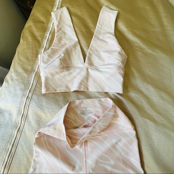 Carbon38 Longline Bra Tank Top & Printed High Rise 7/8 Legging Set (S&M) - Picture 8 of 13